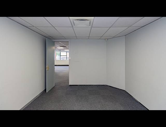 665M² OFFICE TO LET IN FERNDALE